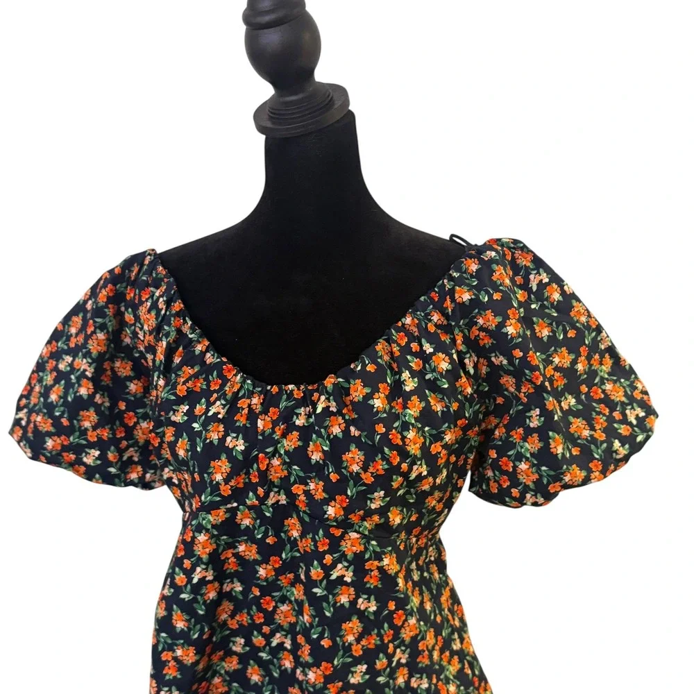 Old Navy Puff Sleeve Top Size M Smocked Floral Print Empire‎ Waist Cottage
